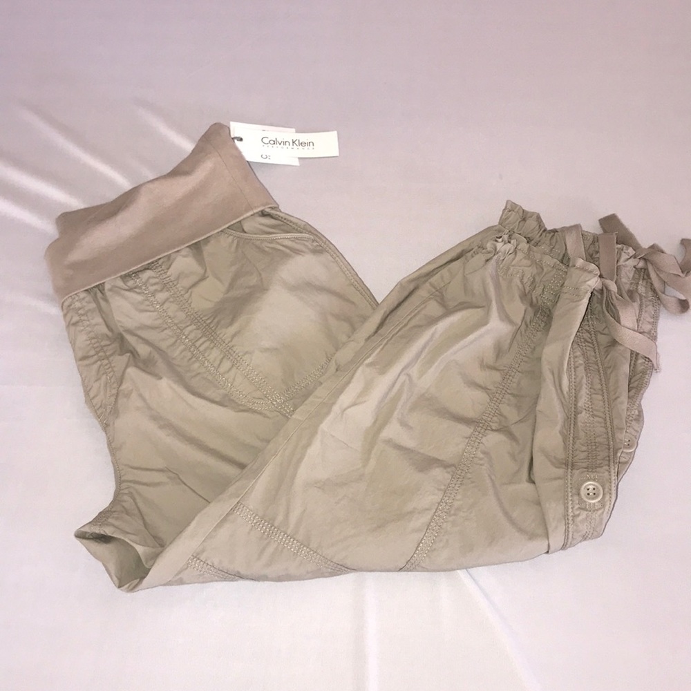 Calvin Klein Performance Capris Large